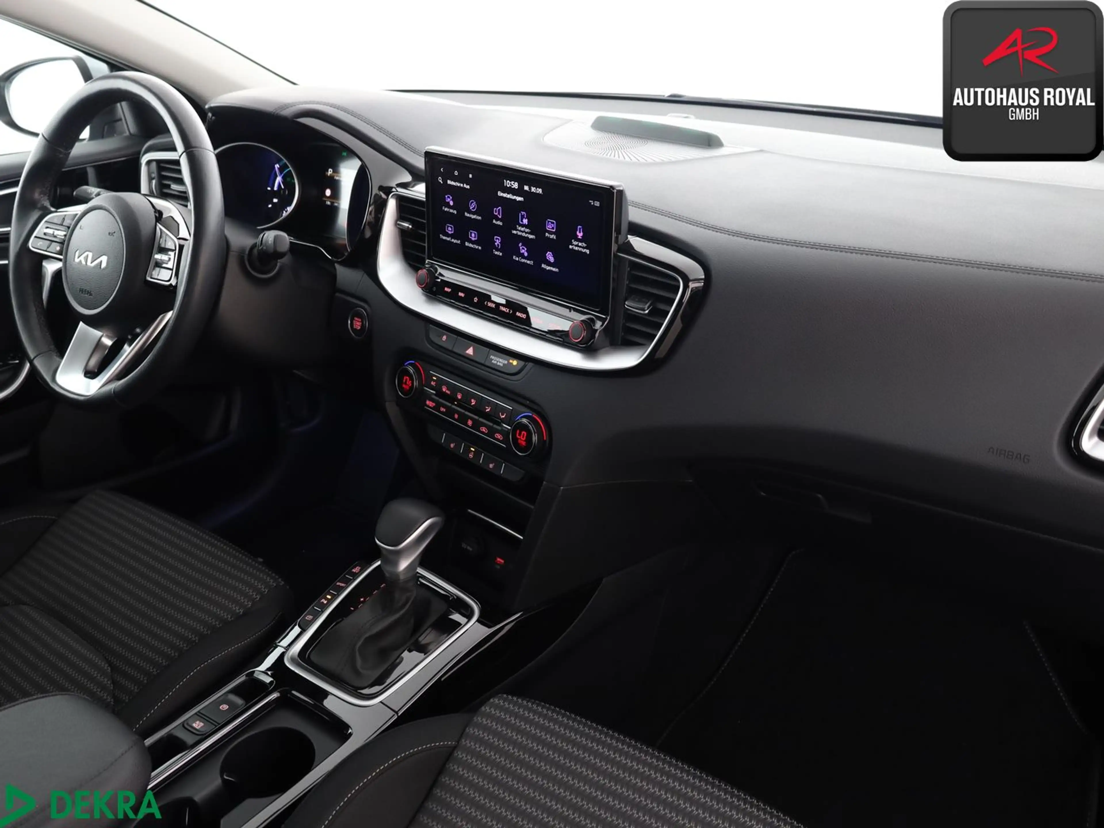 Kia Ceed / cee'd Sportswagon 1.6 Plug-in Hybrid SMARTKEY — photo 12