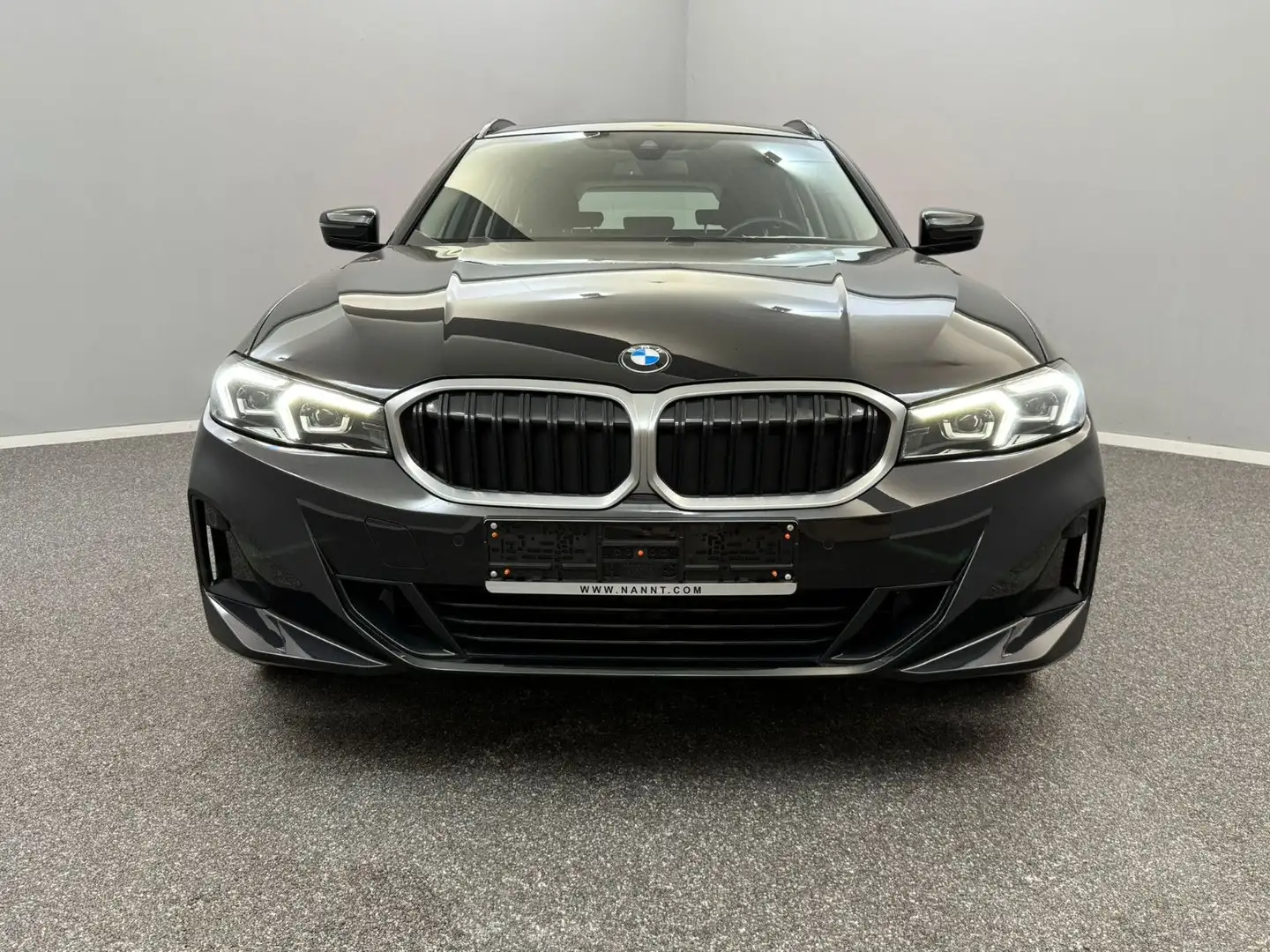 BMW 320 d Touring xDrive*SHADOW*MOD23*LED*WIDE*MEGA Schwarz - 2