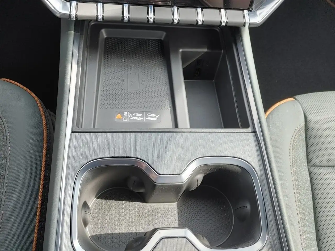 GMC Acadia снимка GMC Acadia