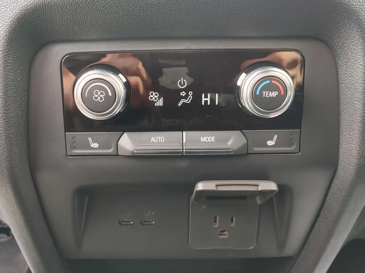 GMC Acadia снимка GMC Acadia