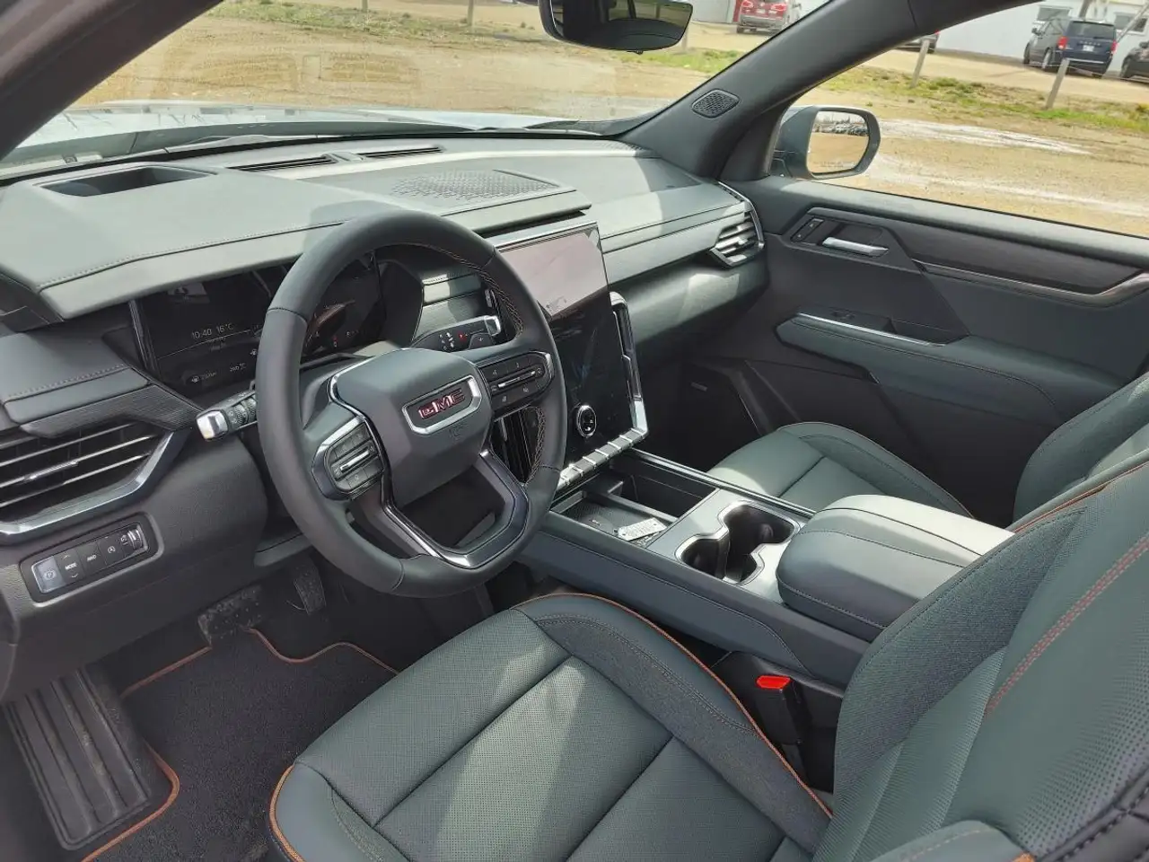 GMC Acadia снимка GMC Acadia