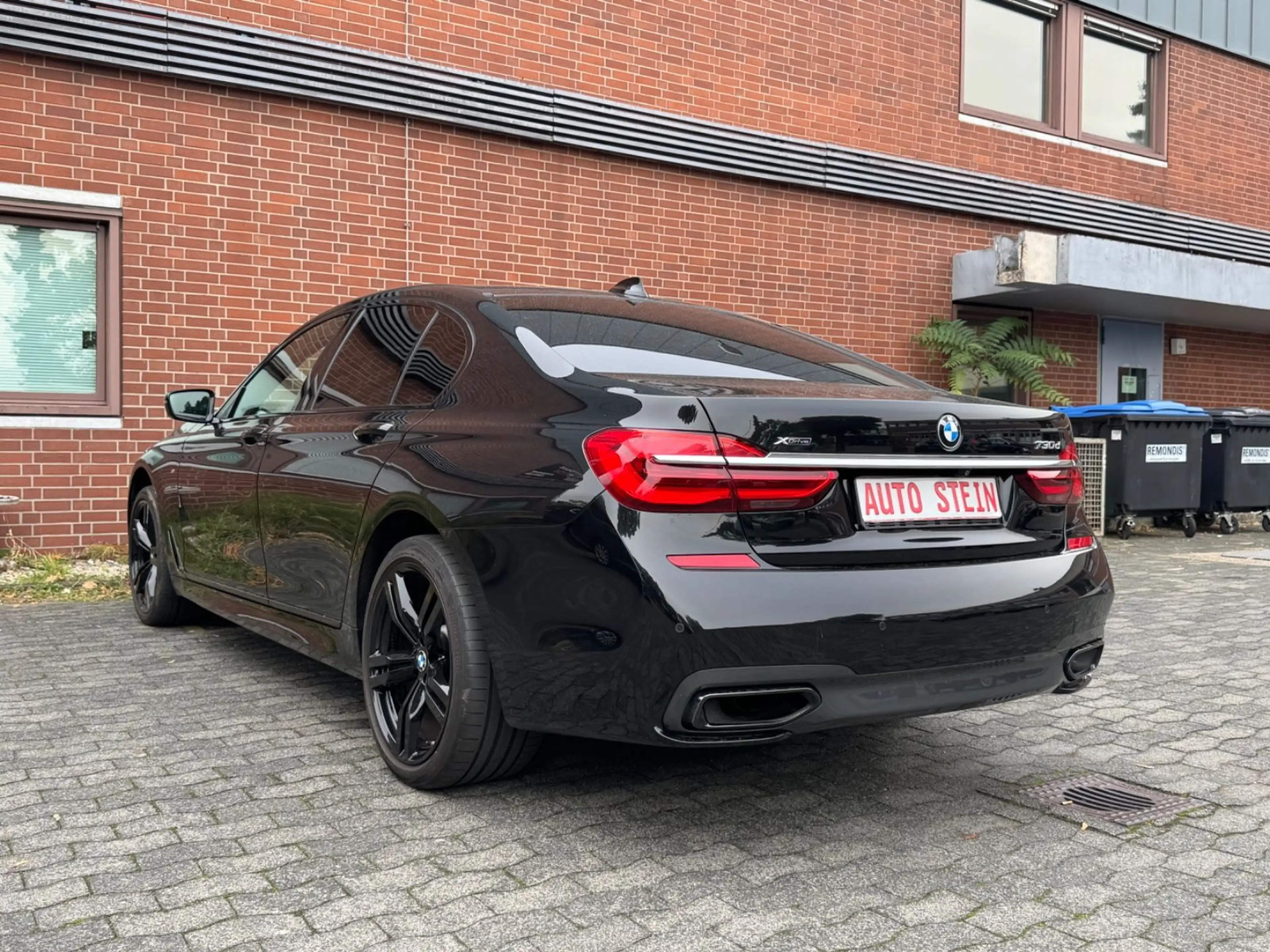 BMW 730 d xDrive Shadow M-SPORT SOFTCLOSE*HUP*LEDER* — photo 7