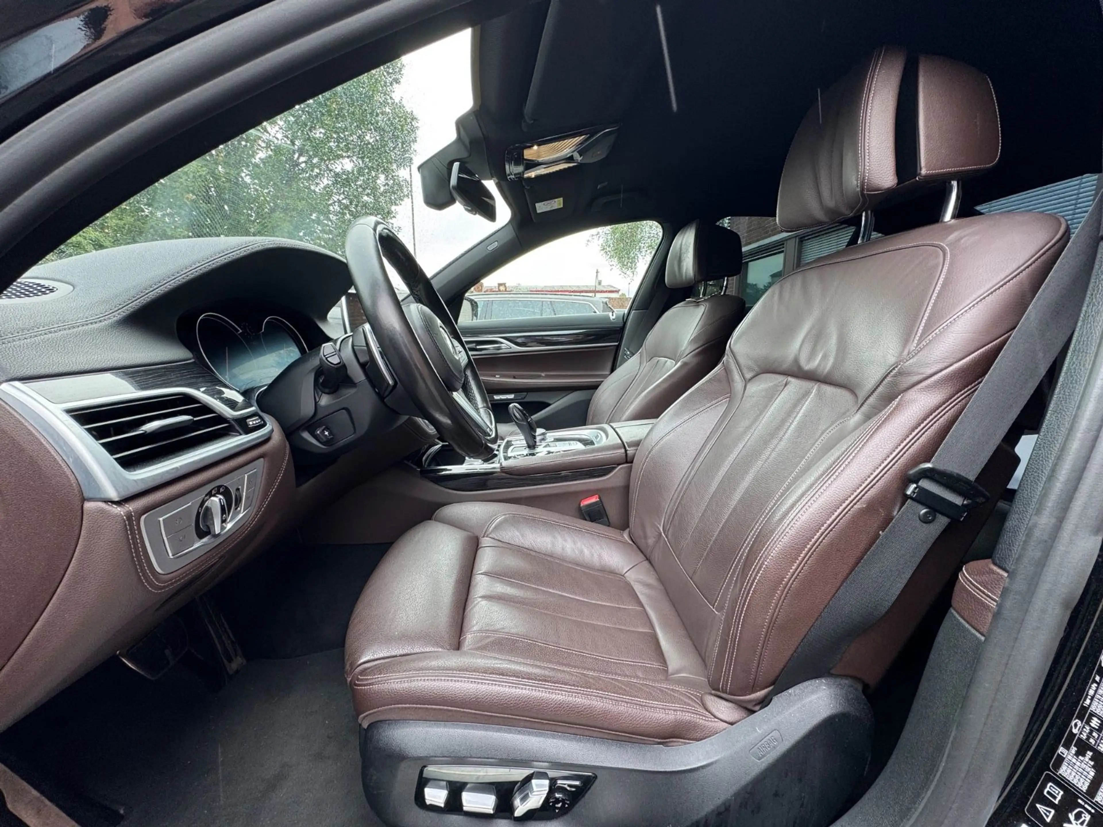 BMW 730 d xDrive Shadow M-SPORT SOFTCLOSE*HUP*LEDER* — photo 11