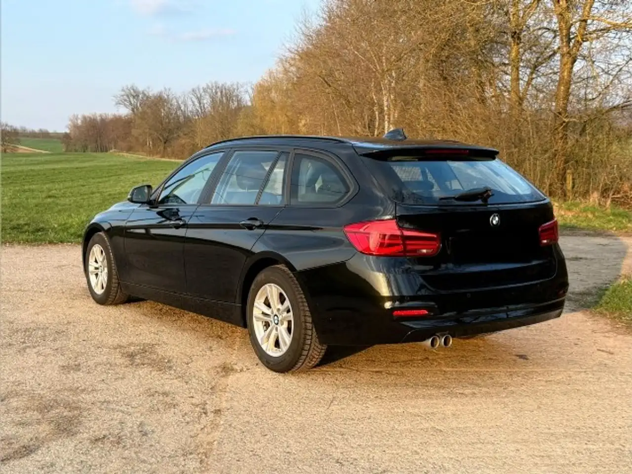 BMW 320 i Touring xDrive Advantage 8-fach bereift — photo 3