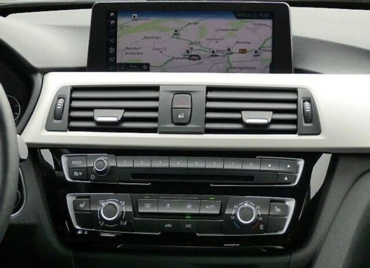 BMW 320 i Touring xDrive Advantage 8-fach bereift — photo 6