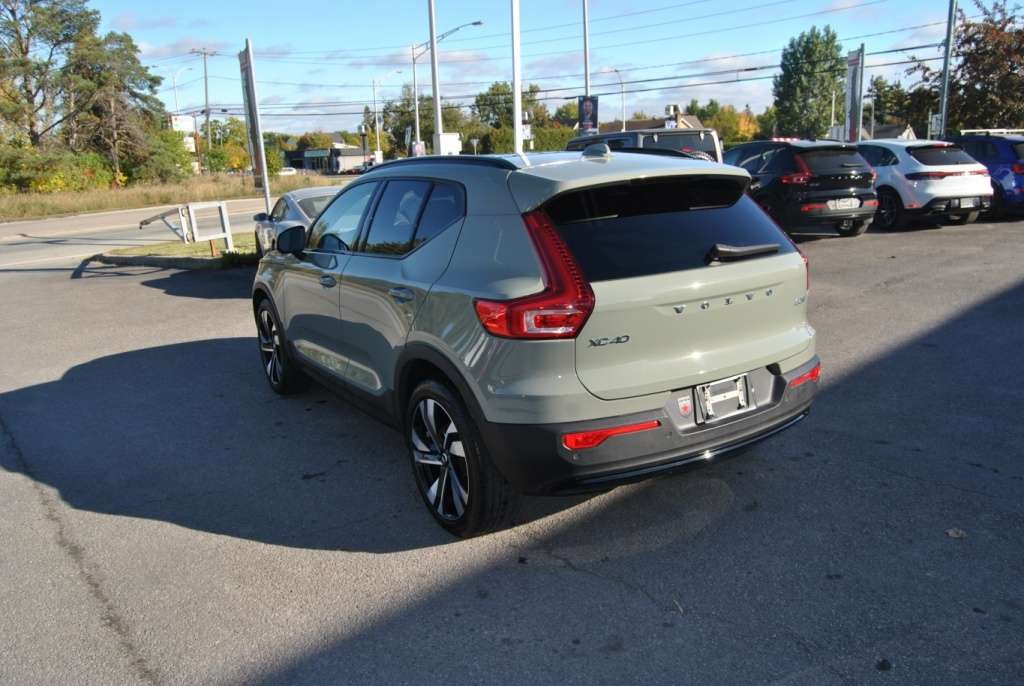 2023 Volvo XC40