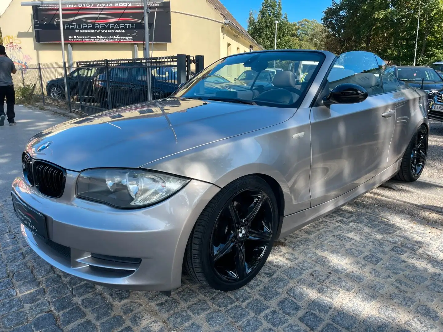 BMW 118 iA Cabrio E88*SPORT*AUT.*LEDER*NAVI*KLIMA* Beige - 1