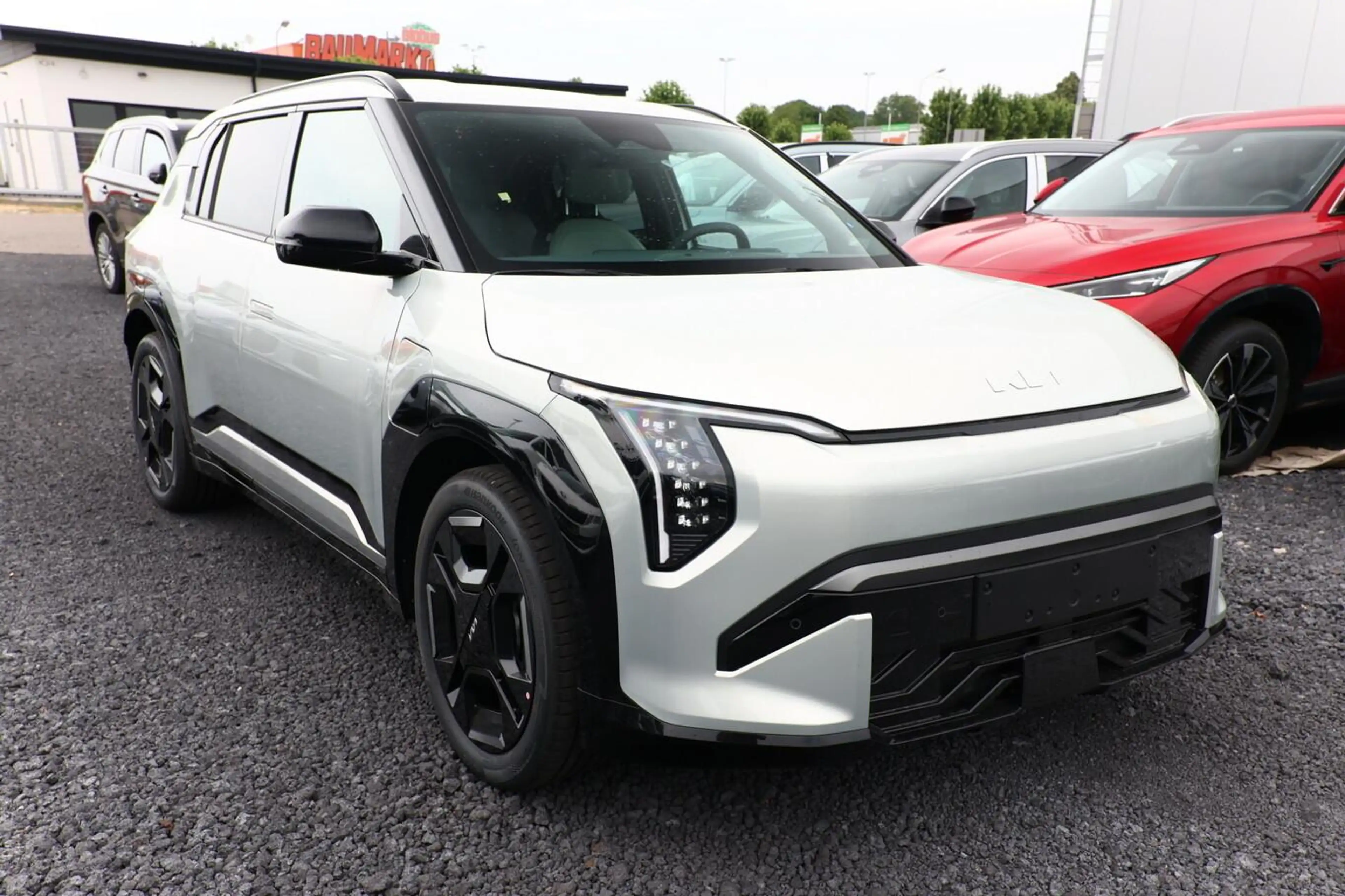 Kia EV3 GT-line 81,4kWh LED+ ACC Wärmep eHK Keyl SHZ 15... — photo 2