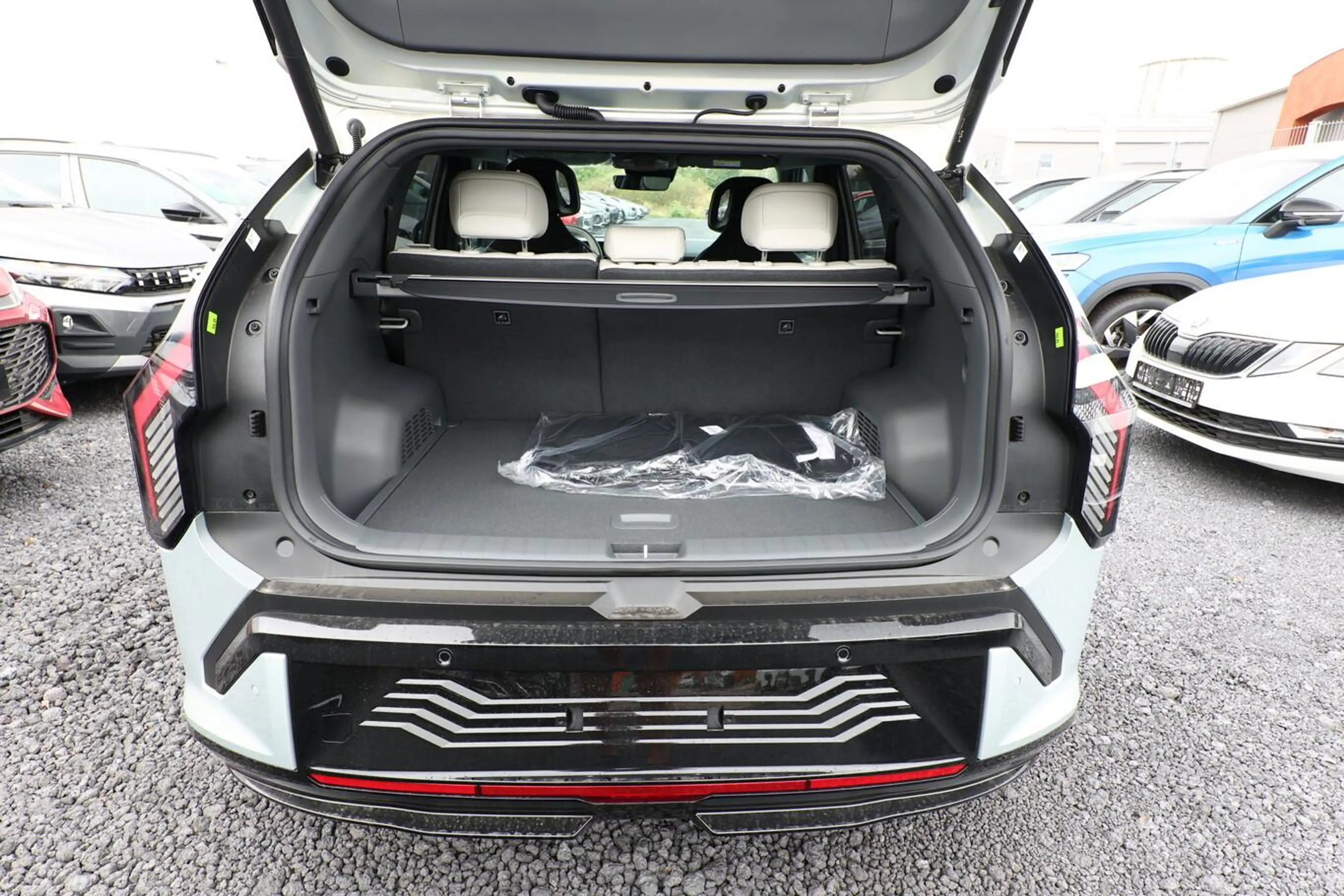 Kia EV3 GT-line 81,4kWh LED+ ACC Wärmep eHK Keyl SHZ 15... — photo 11