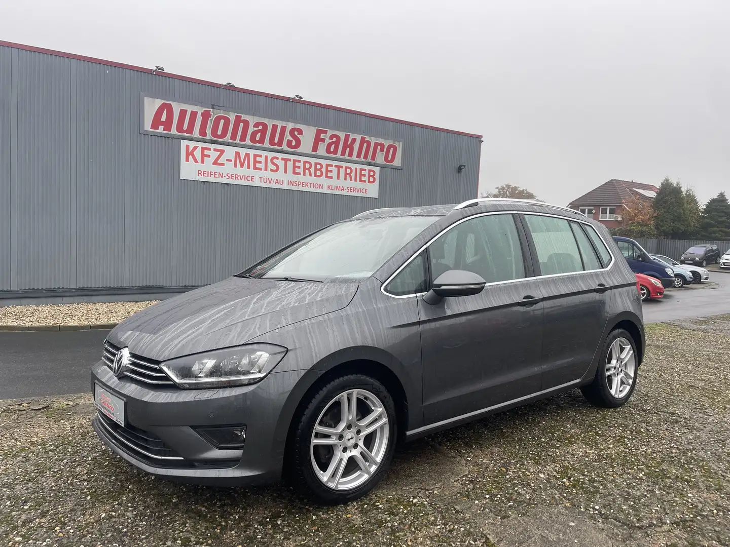 Volkswagen Golf Sportsvan Highline BMT/Start-Stopp 1.4 TSI Bi-Xen/AHK/El-Sit Gris - 1