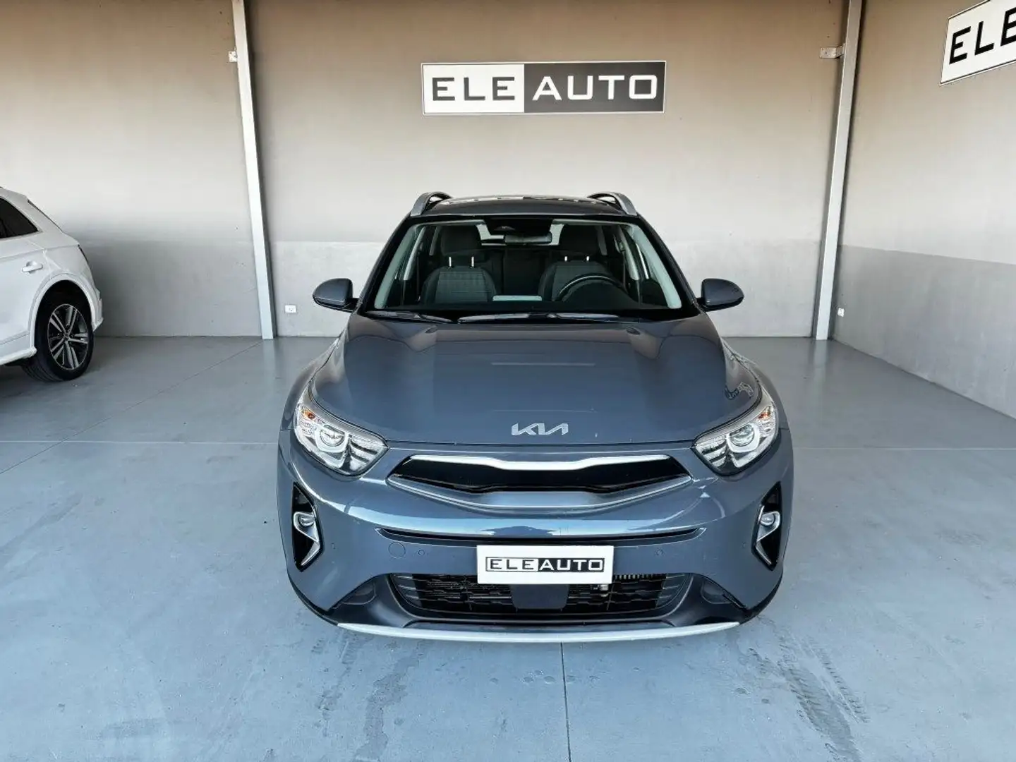 Kia Stonic 1.0 T-GDi 100 CV MHEV iMT Style PREZZO REALE Gris - 2