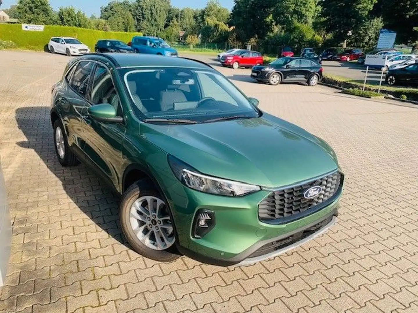 Ford Kuga Titanium Aktion fast 35% Grün - 2