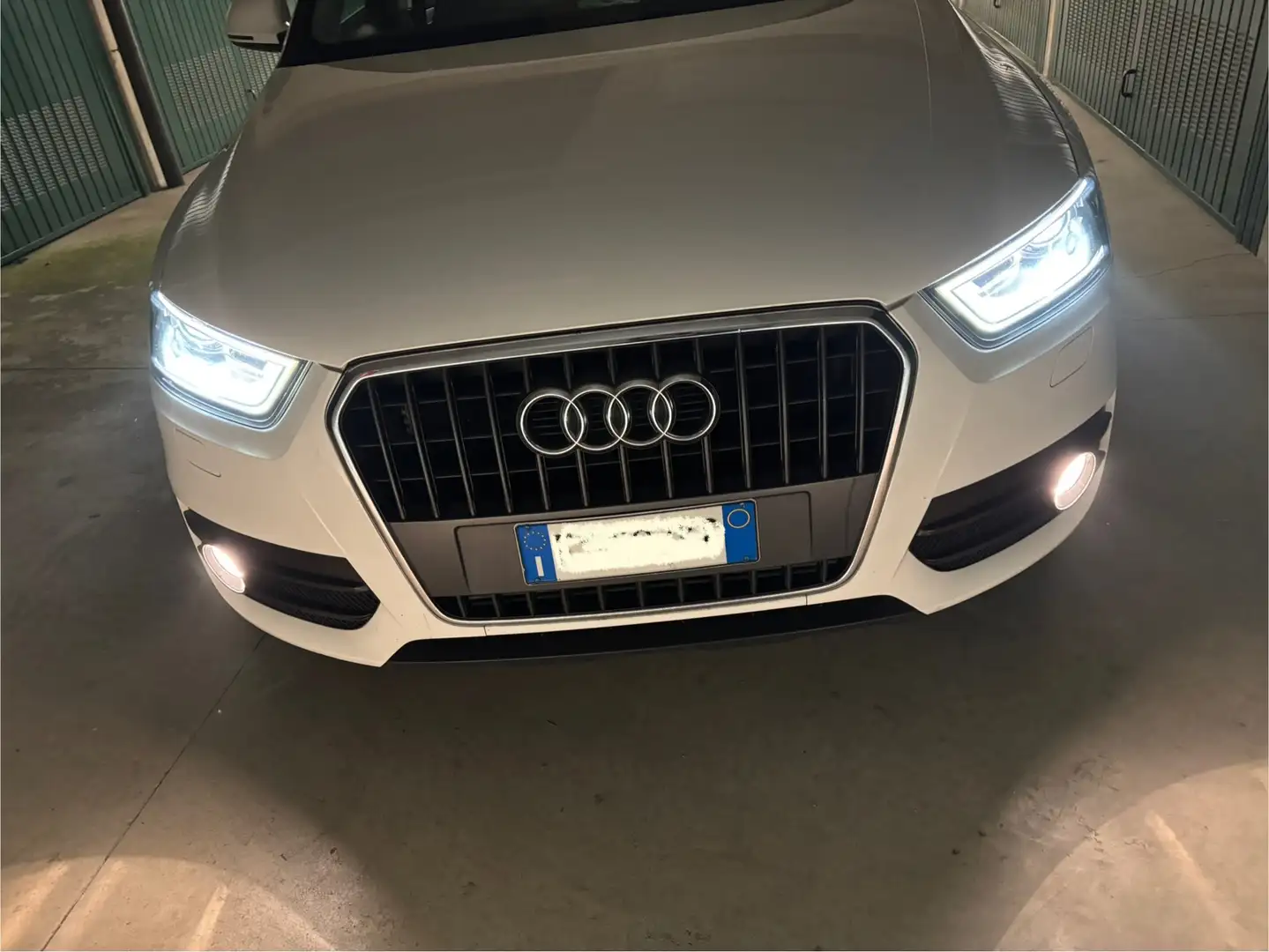 Audi Q3 Q3 I 2011 White - 2