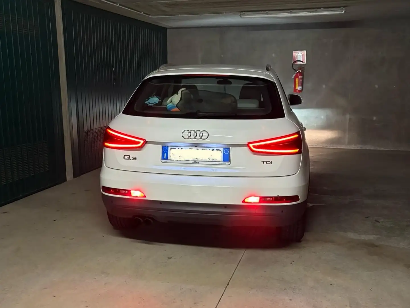 Audi Q3 Q3 I 2011 White - 1