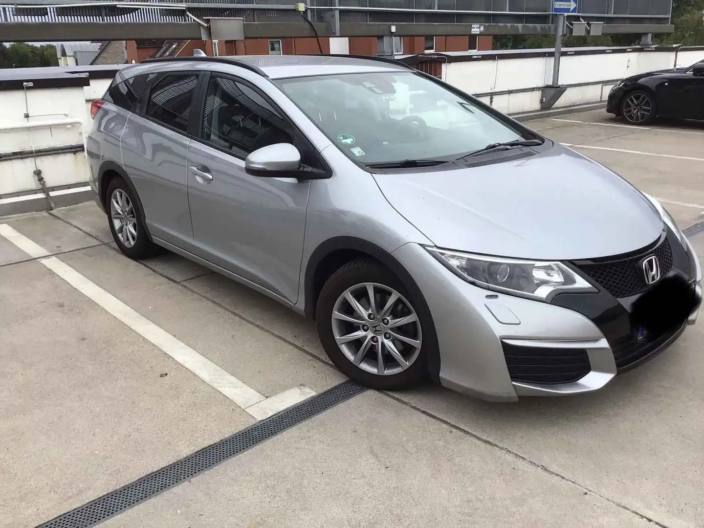 Honda Civic Tourer 1.8 i-VTEC Executive Silber - 1