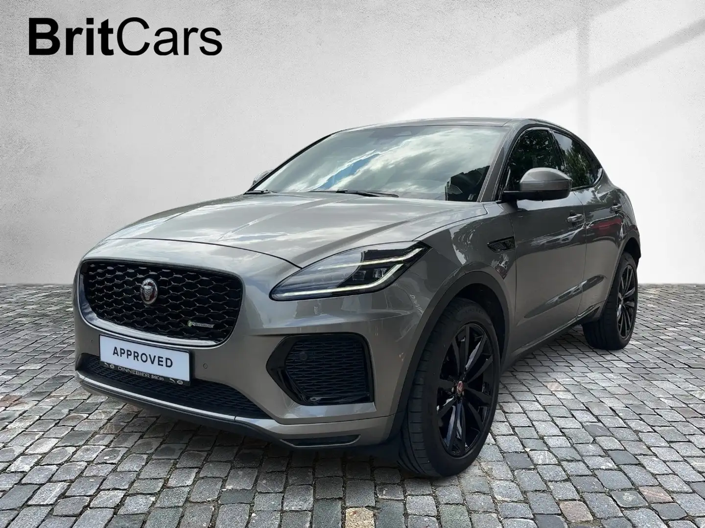 Jaguar E-Pace P200 AWD R-Dynamic SE ACC CAM DynLicht LED NAVI Zilver - 1