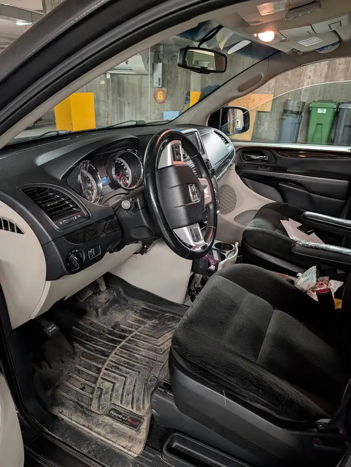 Dodge Grand Caravan photo Dodge Grand Caravan