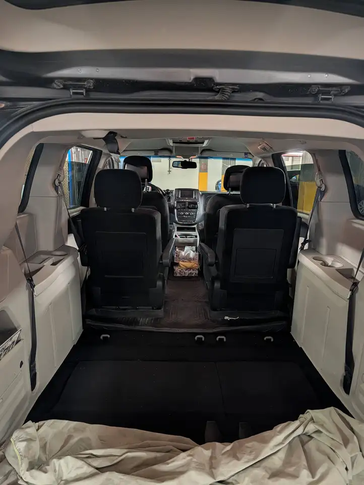 Dodge Grand Caravan photo Dodge Grand Caravan