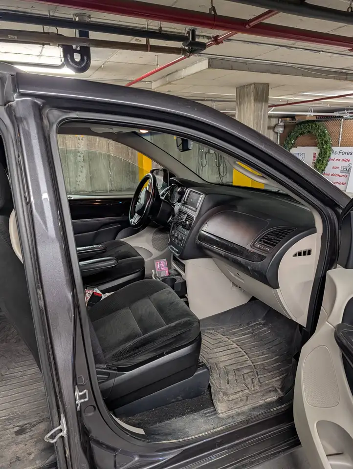 Dodge Grand Caravan photo Dodge Grand Caravan