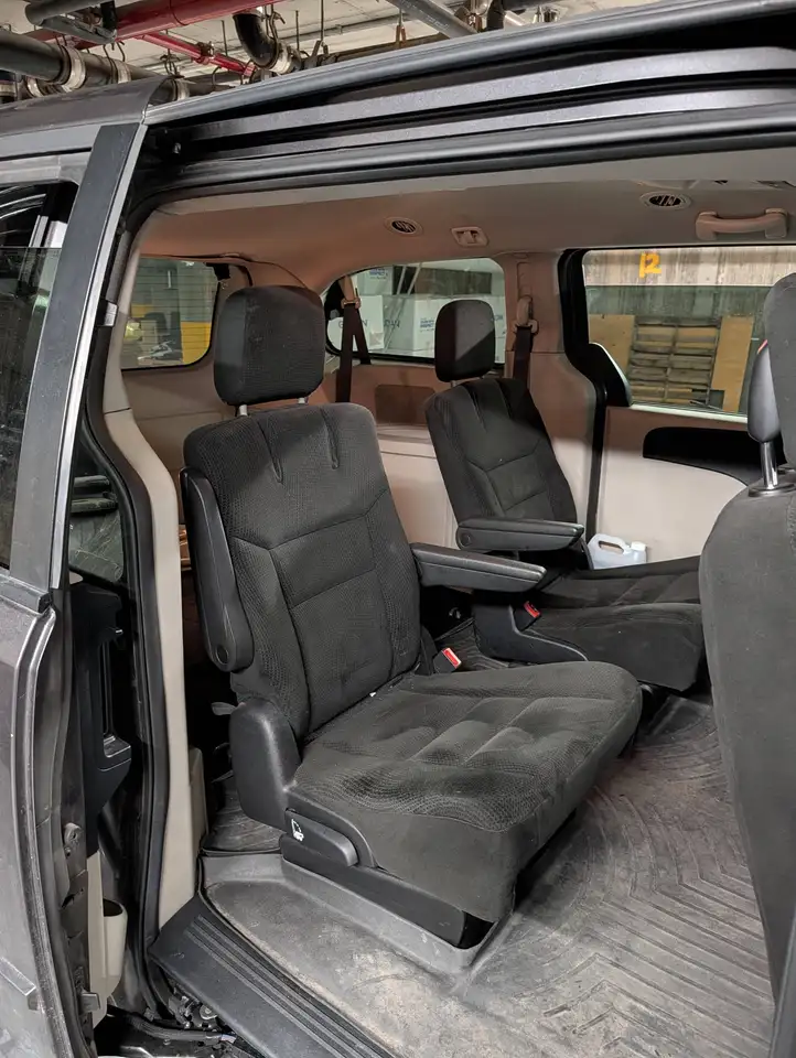 Dodge Grand Caravan photo Dodge Grand Caravan