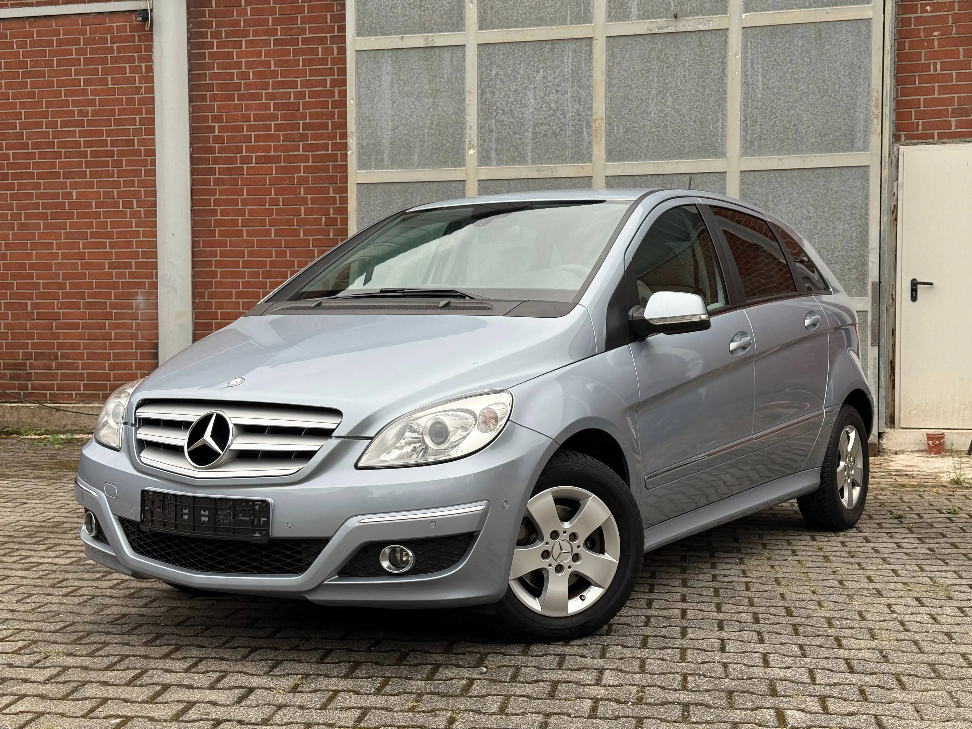 Mercedes-Benz B 180 B 180 (245.232) — photo 2