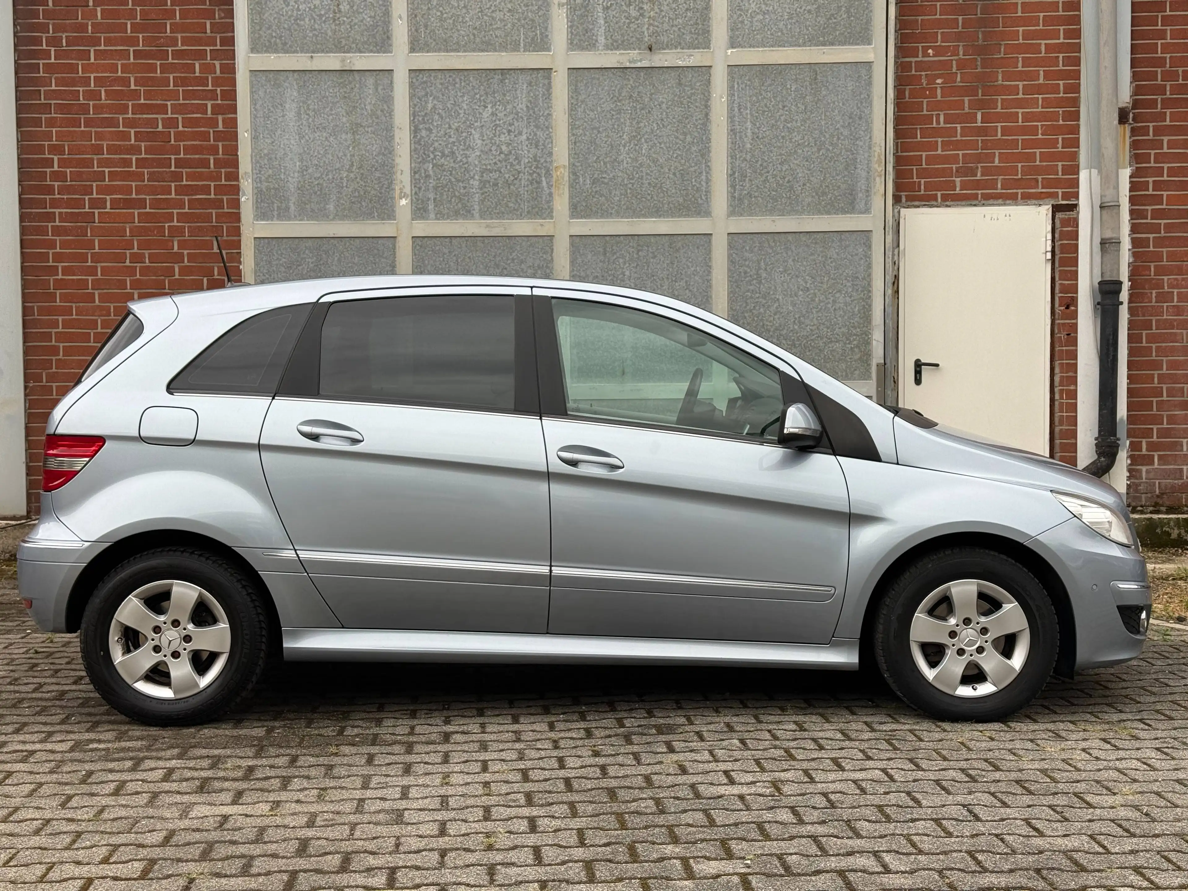 Mercedes-Benz B 180 B 180 (245.232) — photo 7