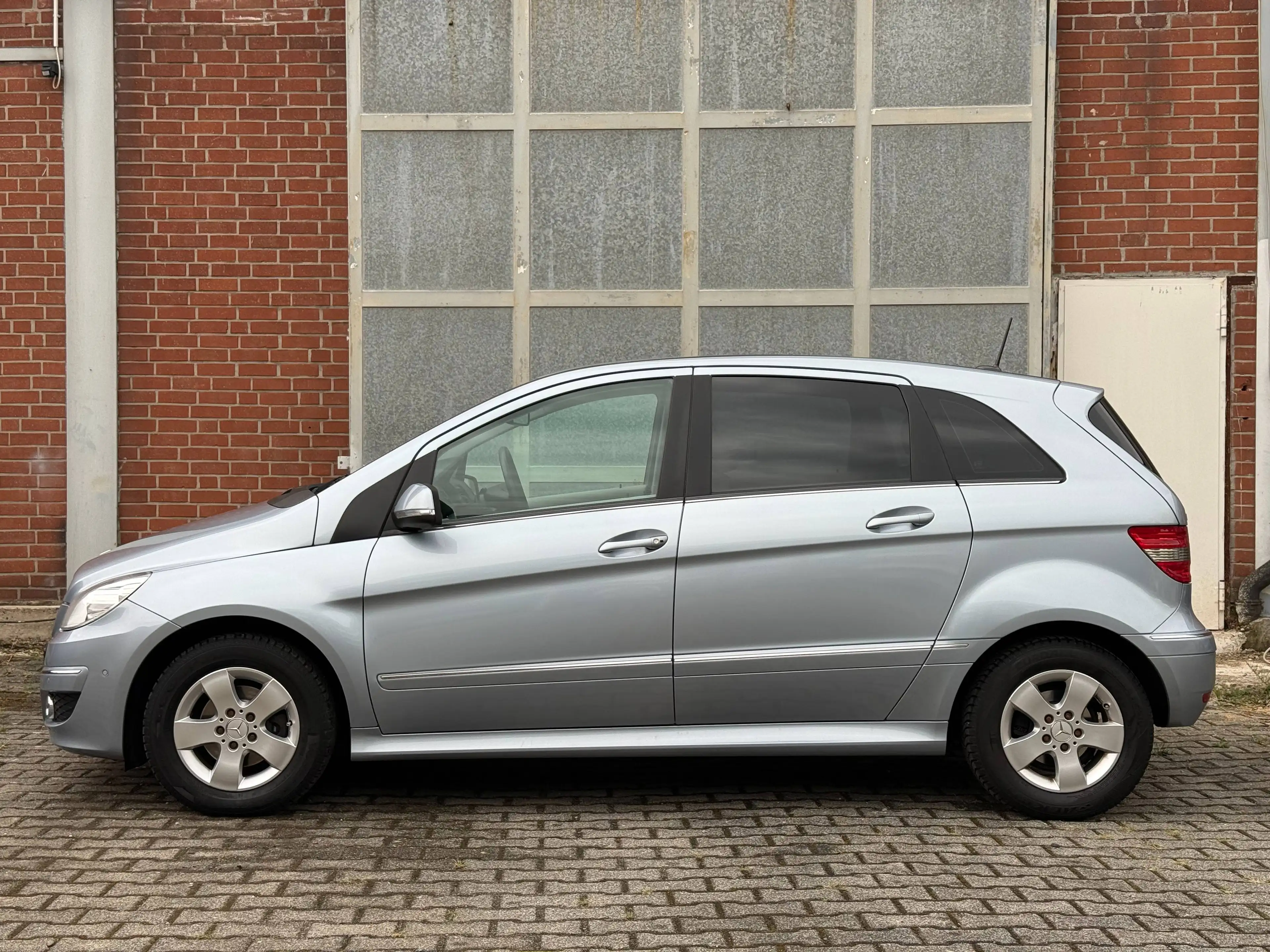 Mercedes-Benz B 180 B 180 (245.232) — photo 8