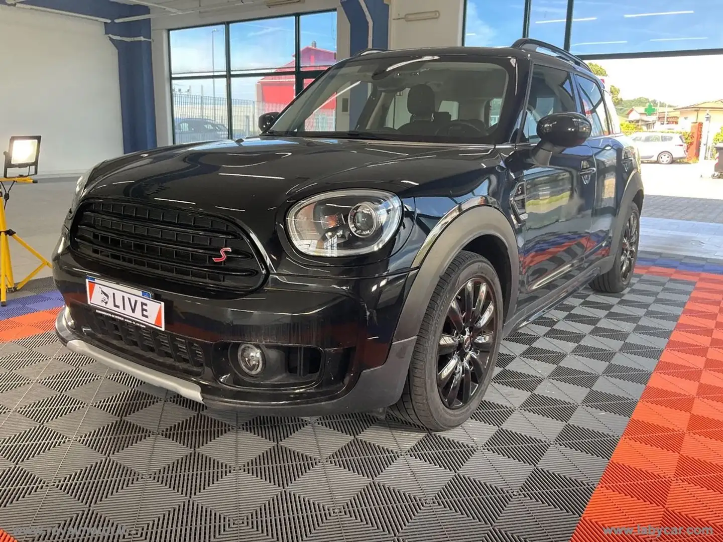 MINI Cooper Countryman Mini Cooper Countryman Zwart - 1
