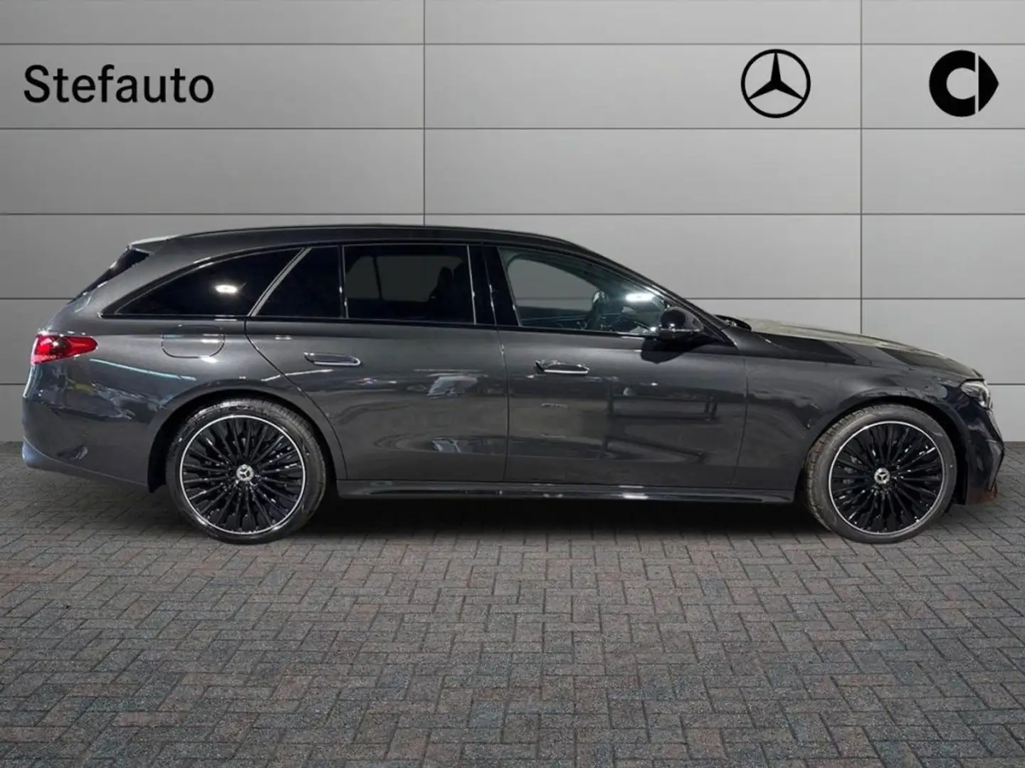 Mercedes-Benz E 220 d Mild hybrid 4Matic S.W. AMG Line Premium Grigio - 2