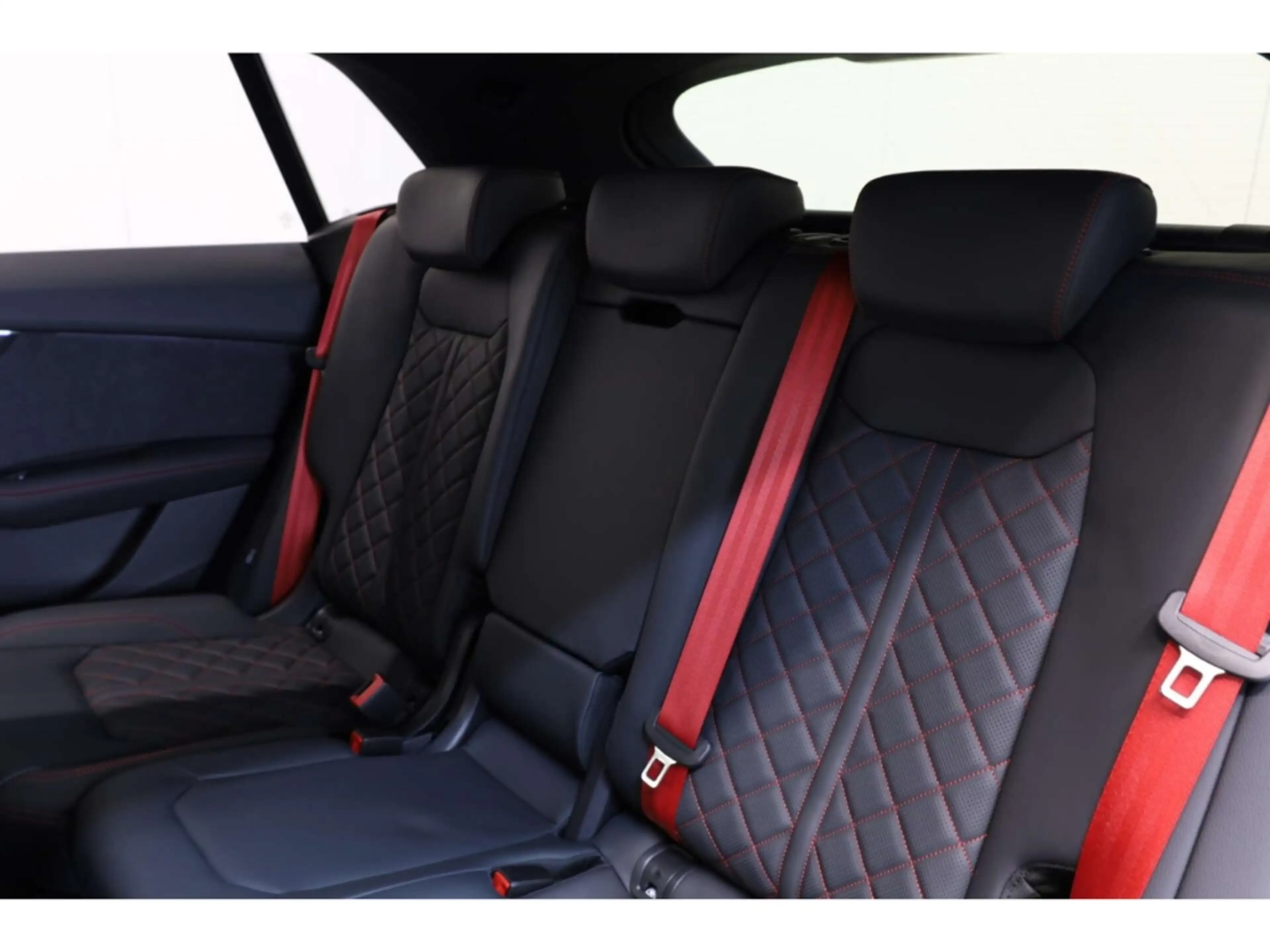 Audi Q8 TDI quattro S line business — photo 11