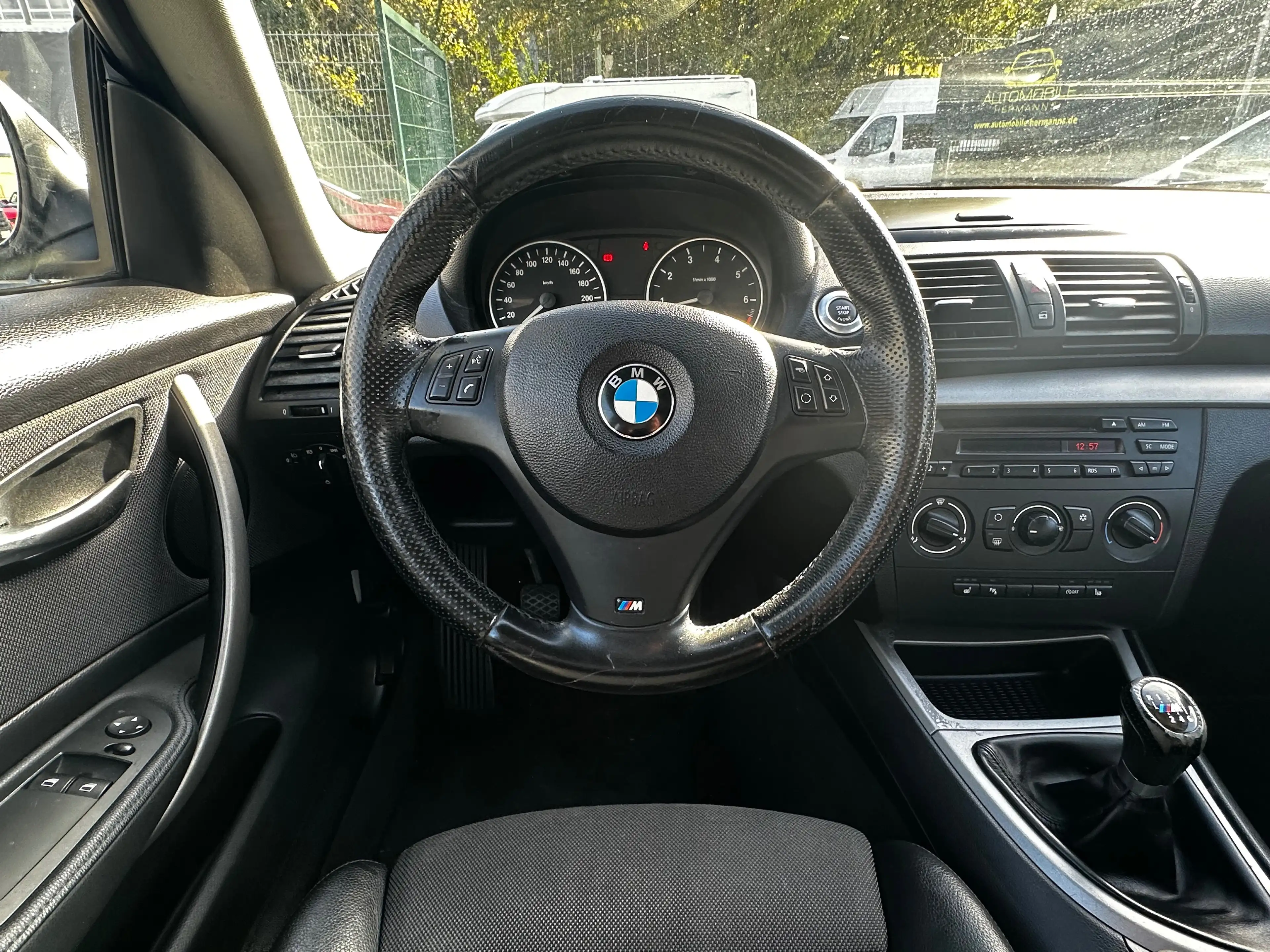 BMW 116 116 i *ALLWETTERREIFEN / M-PAKET / SITZHEIZUNG* — photo 12