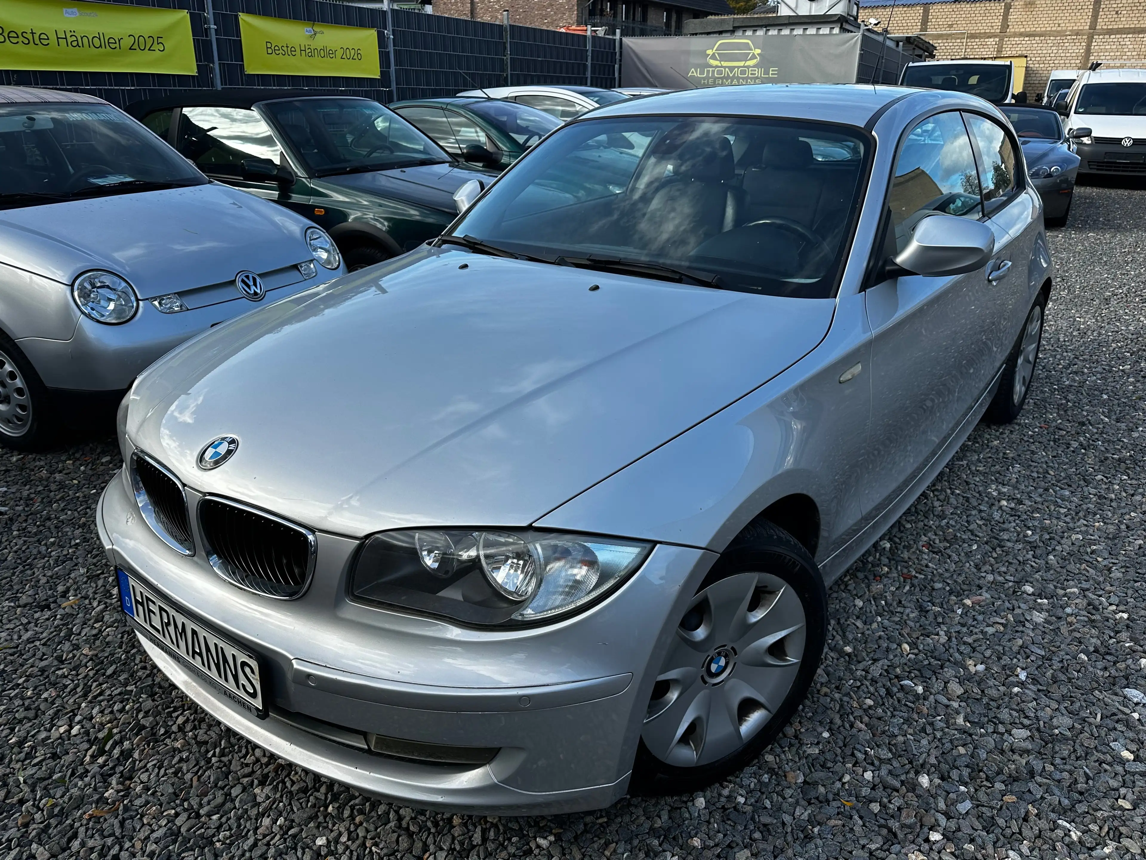 BMW 116 116 i *ALLWETTERREIFEN / M-PAKET / SITZHEIZUNG*