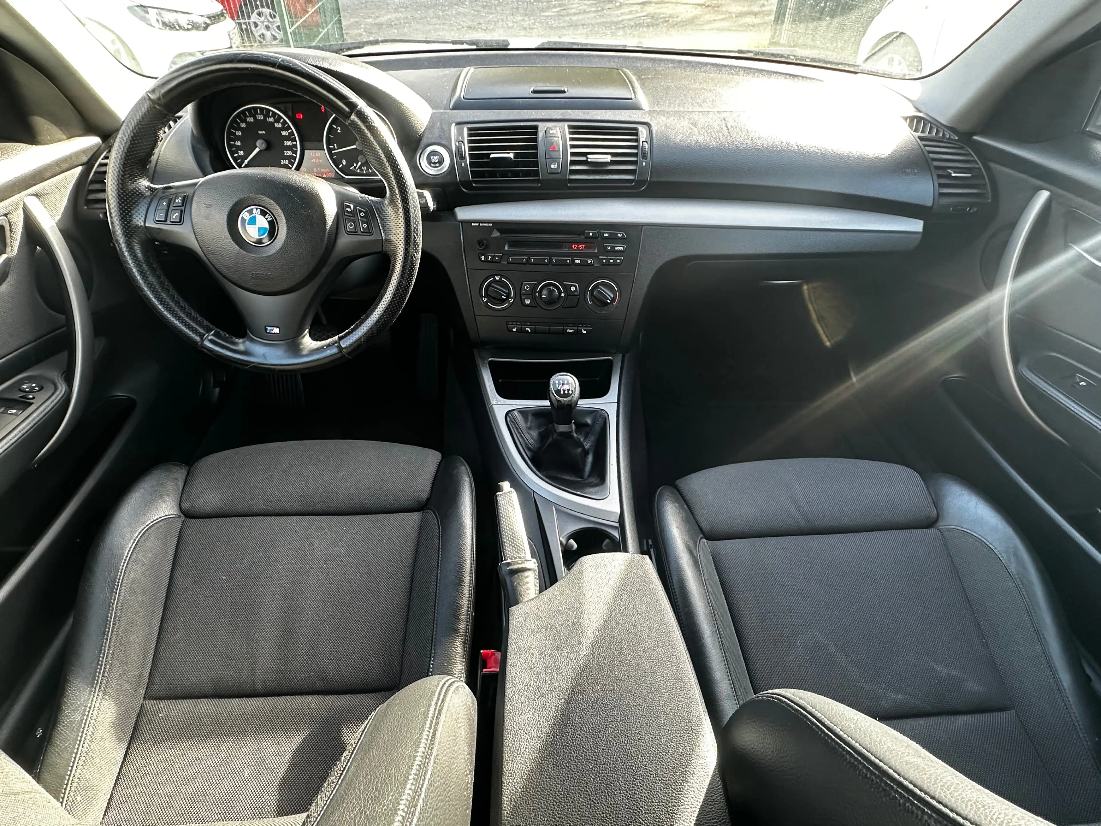 BMW 116 116 i *ALLWETTERREIFEN / M-PAKET / SITZHEIZUNG* — photo 11
