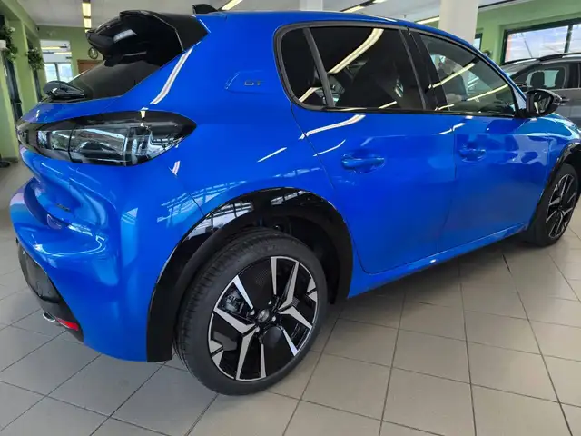Peugeot 208 view 9