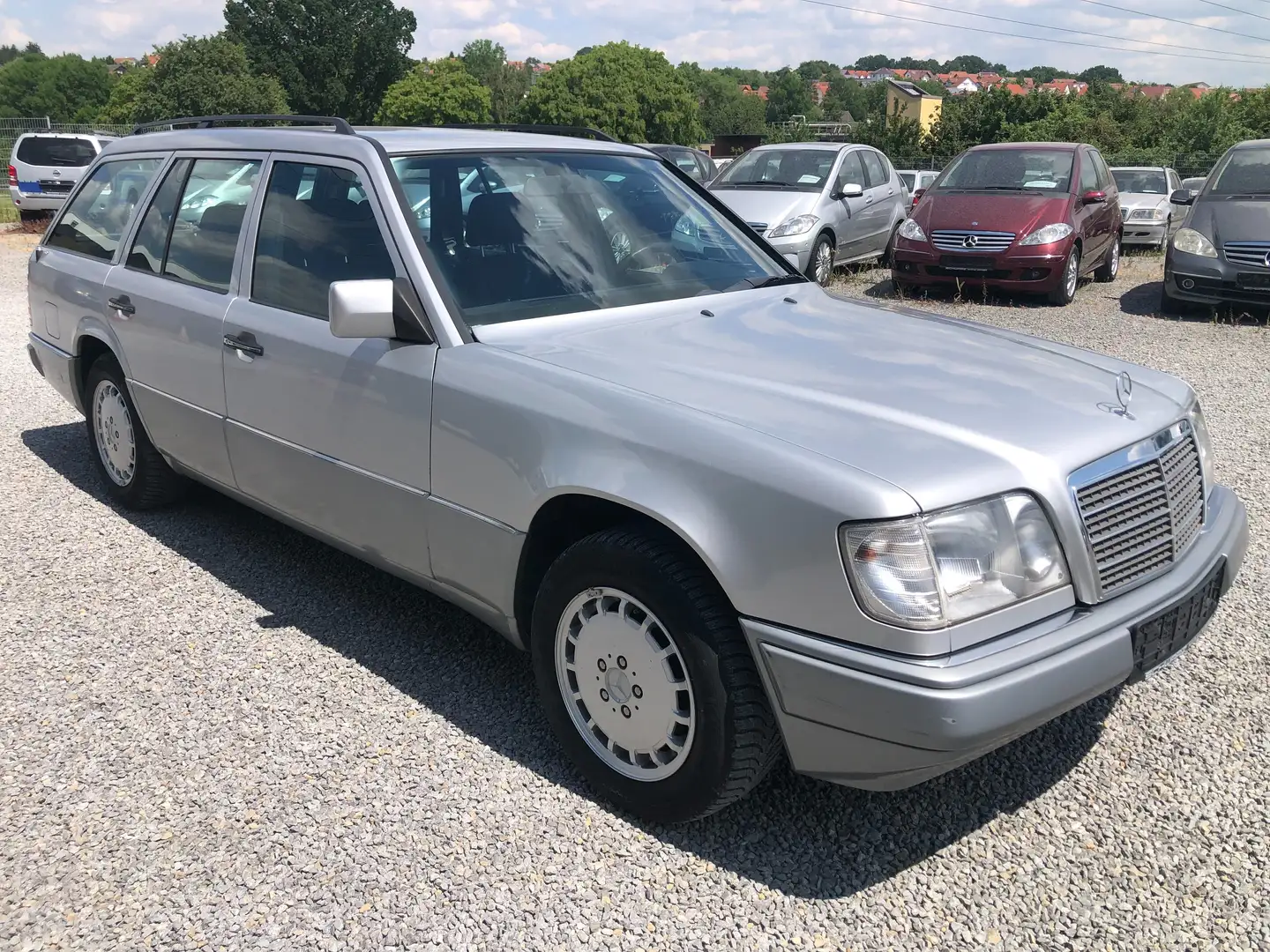 Mercedes-Benz E 200 T Automatik*AHK*Klimaanlage*Tempomat* Argent - 2
