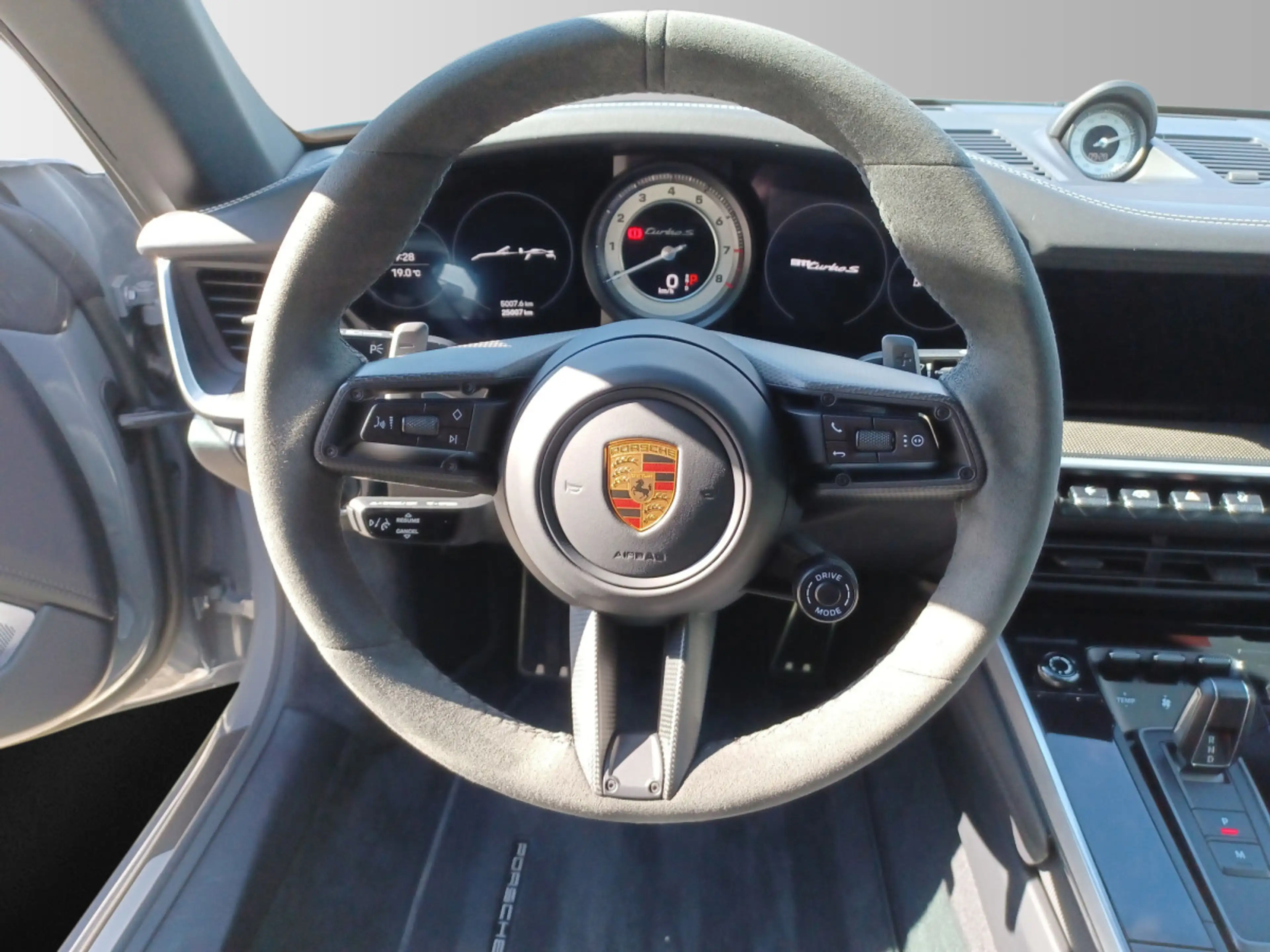 Porsche 911 Turbo S Cabriolet — photo 12