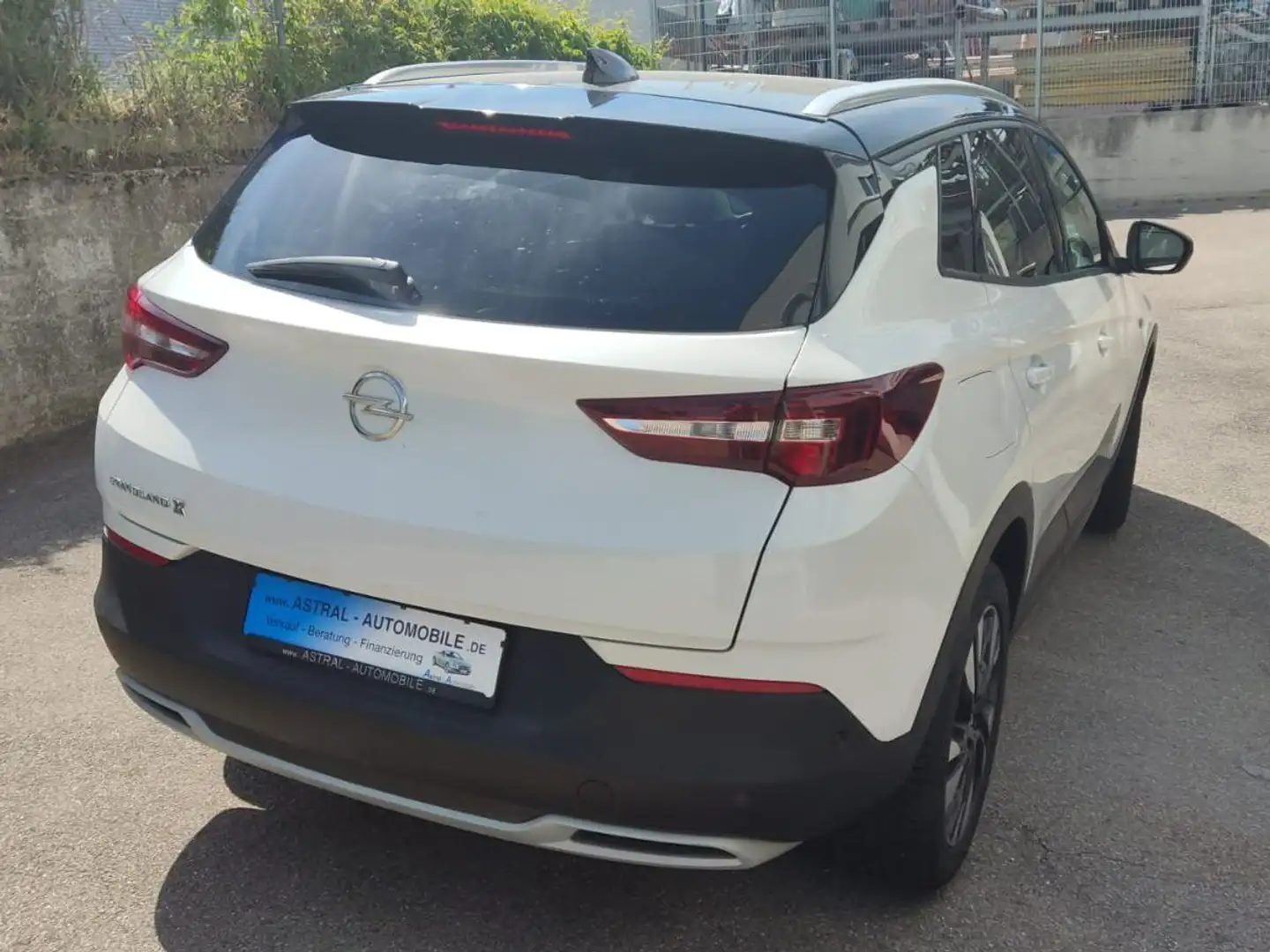 Opel Grandland X Basis - 2