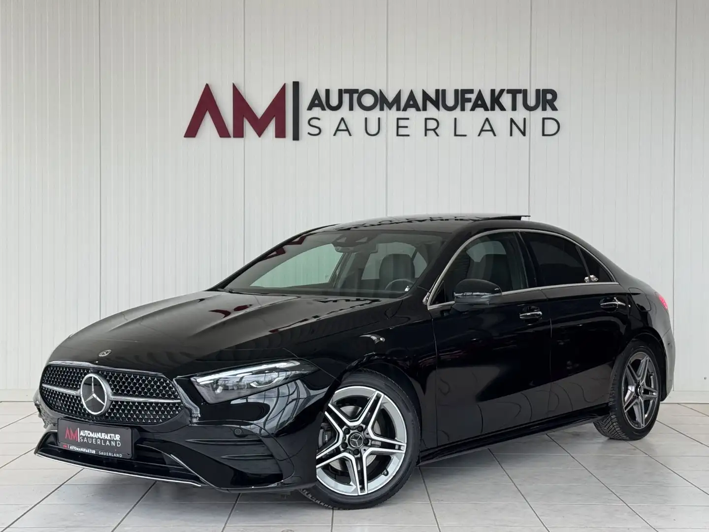 Mercedes-Benz A 200 d Lim. *AMG*Pano*MBUX*360°*Multibeam*ACC* Schwarz - 1
