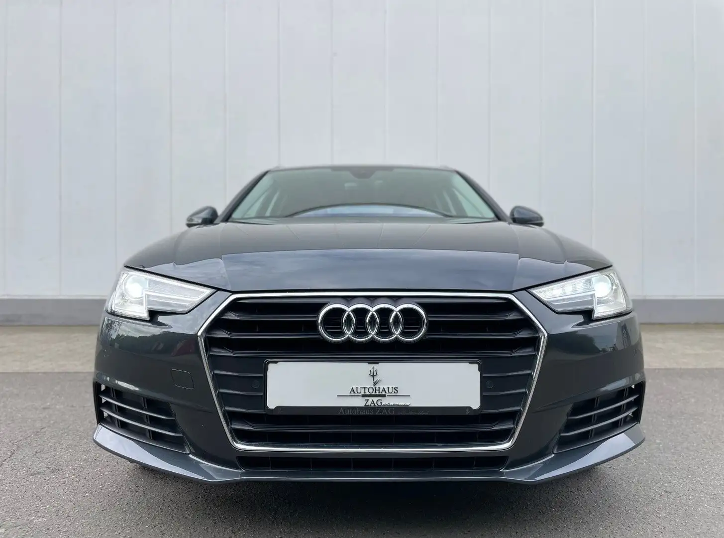Audi A4 Avant 2.0 TDI*Bi-XENON*NAVI*AHK*VIRTUAL* Grau - 2