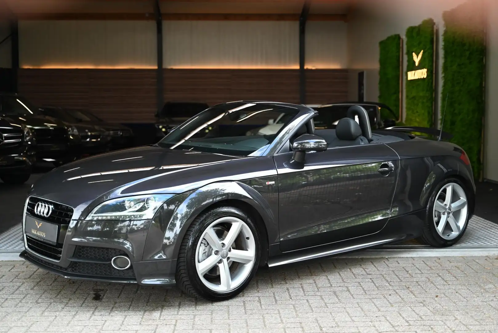 Audi TT Roadster 1.8 TFSI S-Line - Leer - Automaat - Stoel Gris - 1