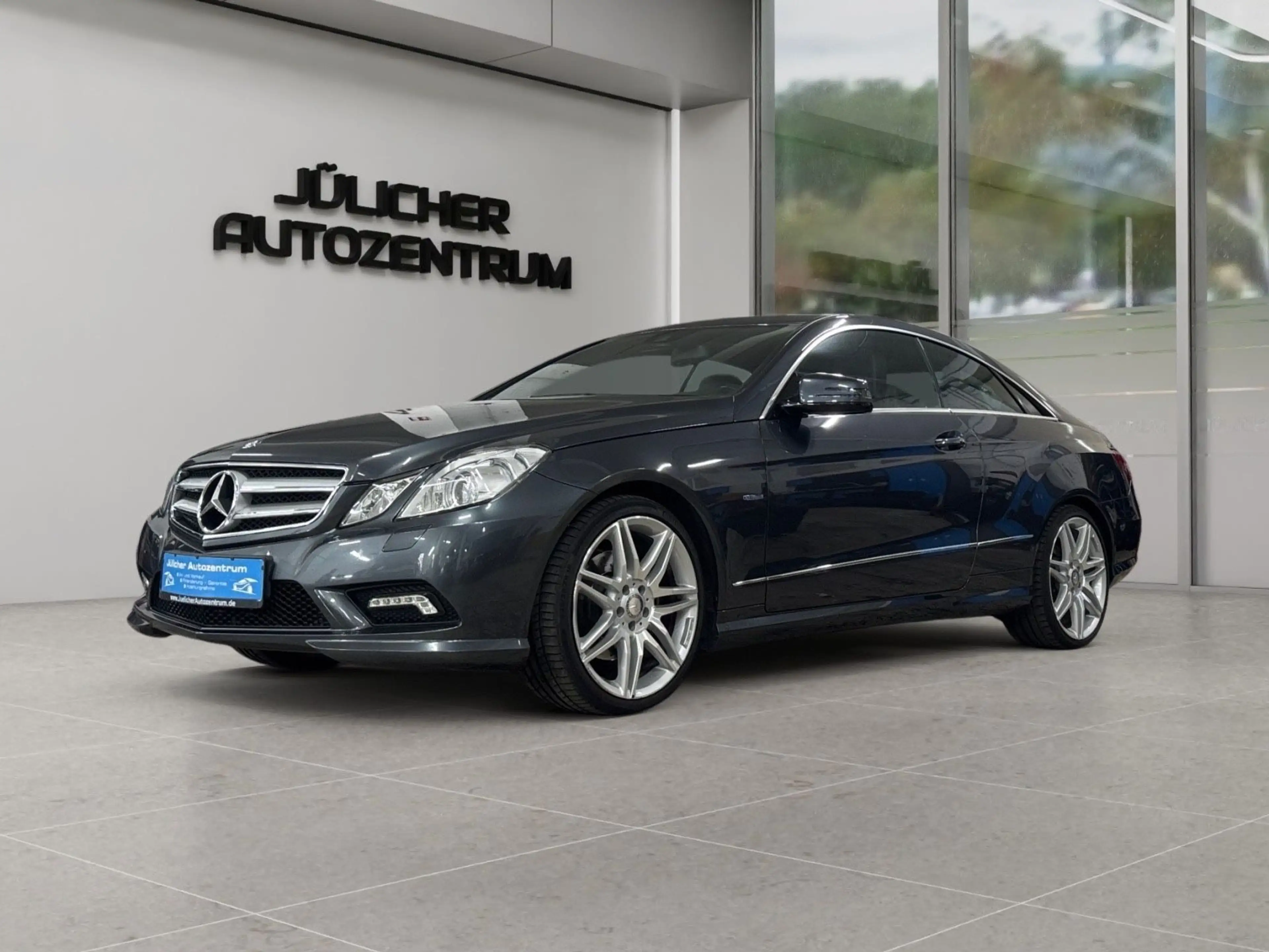 Mercedes-Benz E 250 CDI Coupe BlueEfficiency Avantg. Rentner — photo 4