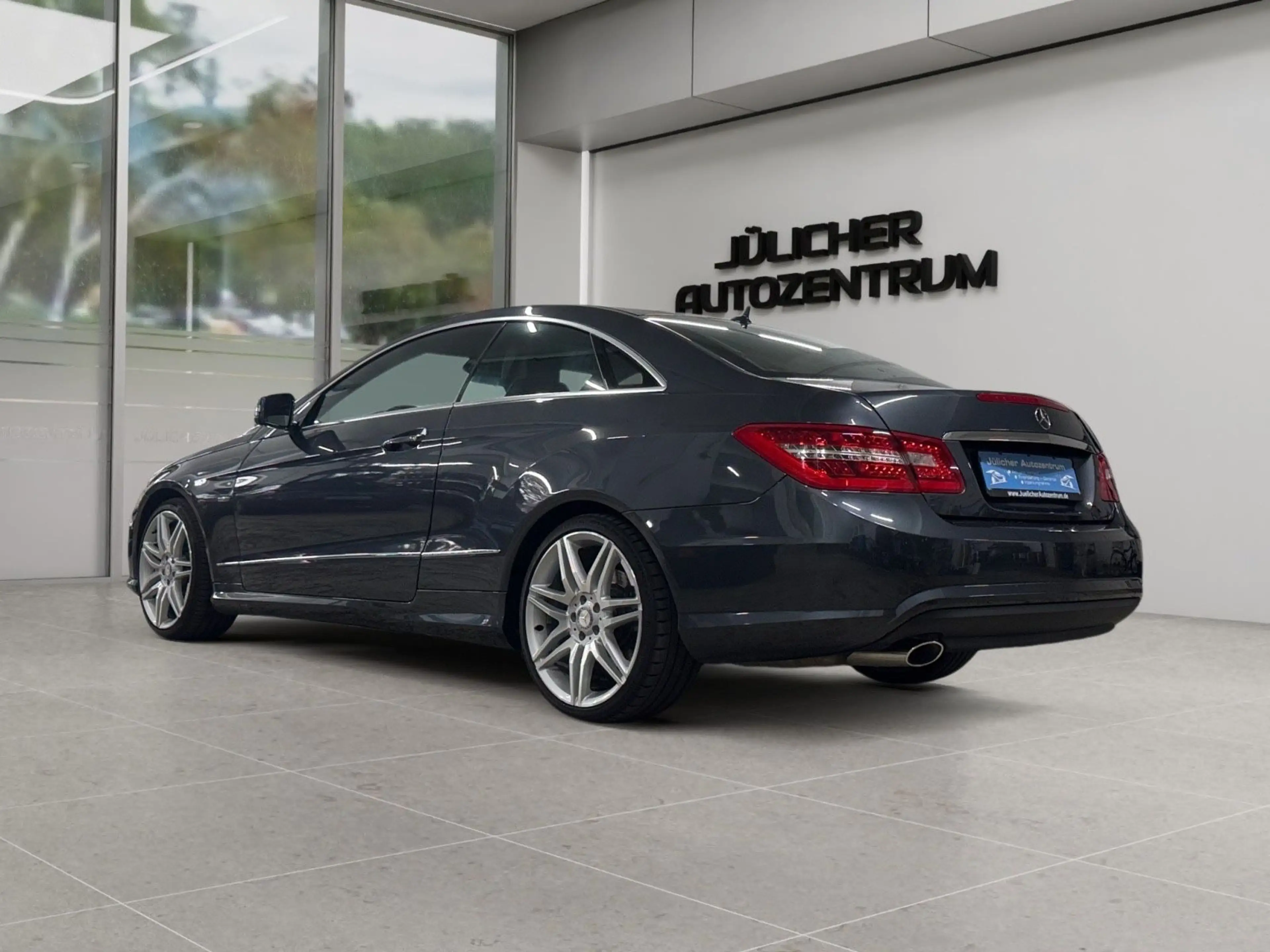 Mercedes-Benz E 250 CDI Coupe BlueEfficiency Avantg. Rentner — photo 6
