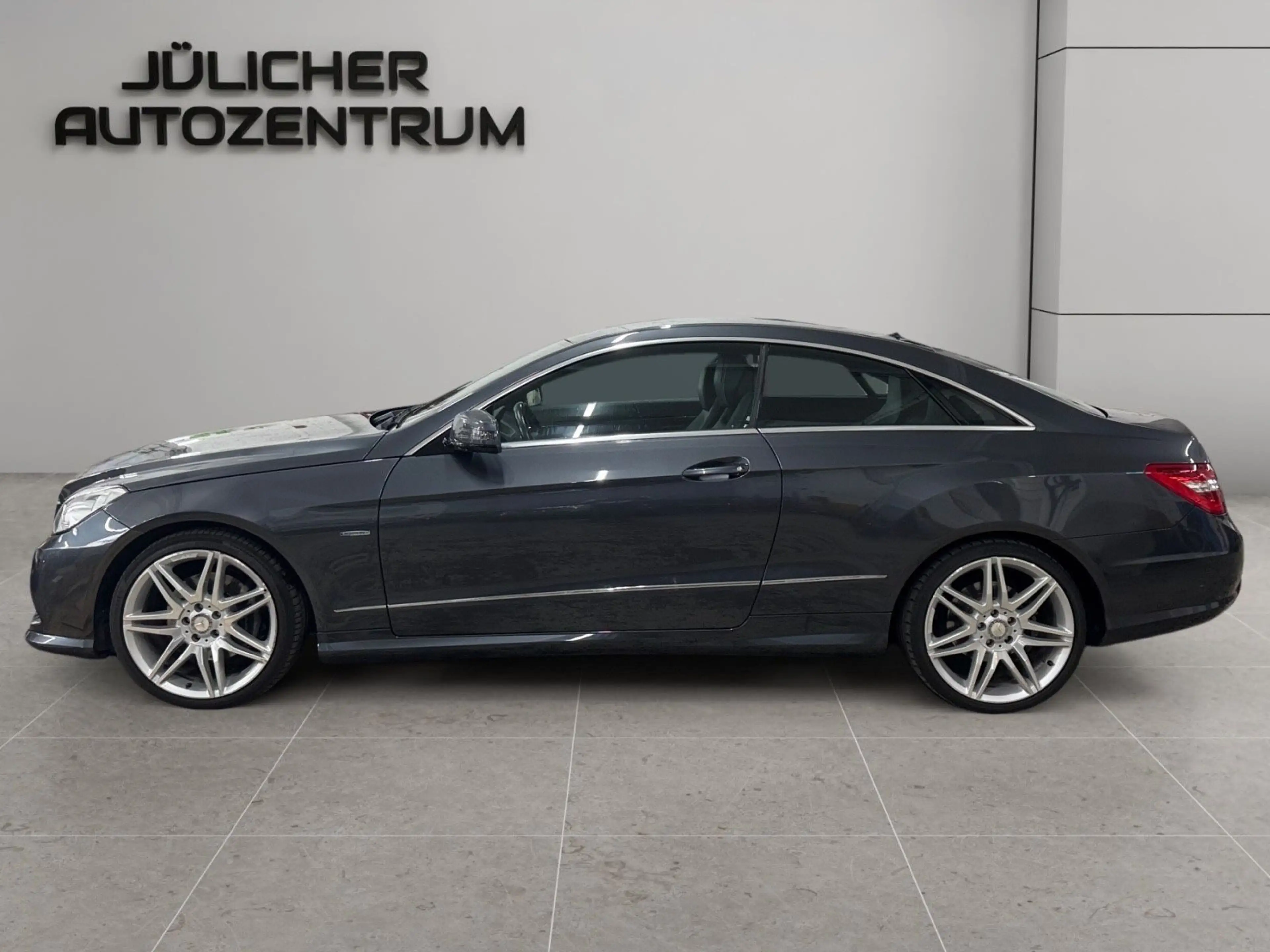 Mercedes-Benz E 250 CDI Coupe BlueEfficiency Avantg. Rentner — photo 5