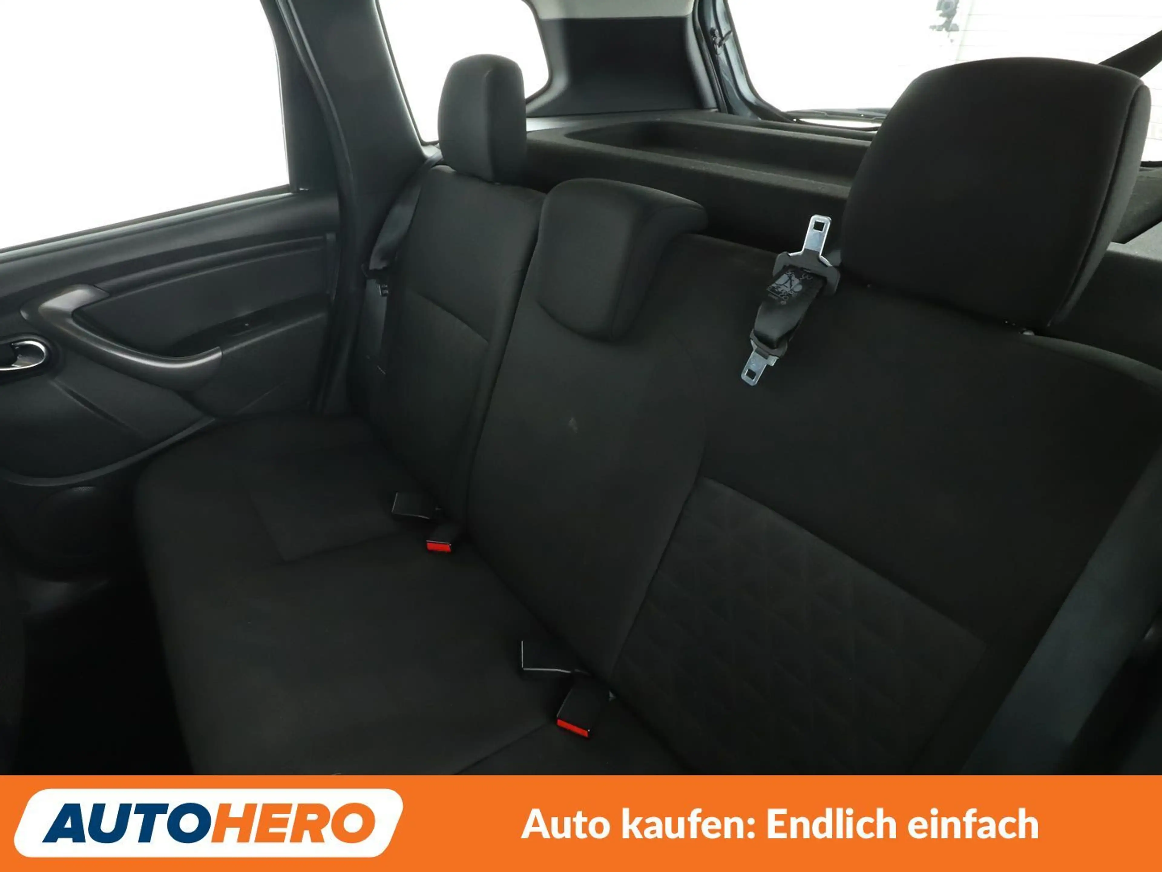 Dacia Duster 1.5 dCi Laureate 4x2 — photo 14