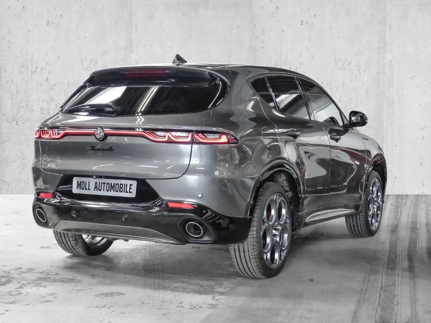 Alfa Romeo Tonale Edizione Speciale Plug-In-Hybrid AWD WINTERPAKET Grau - 2