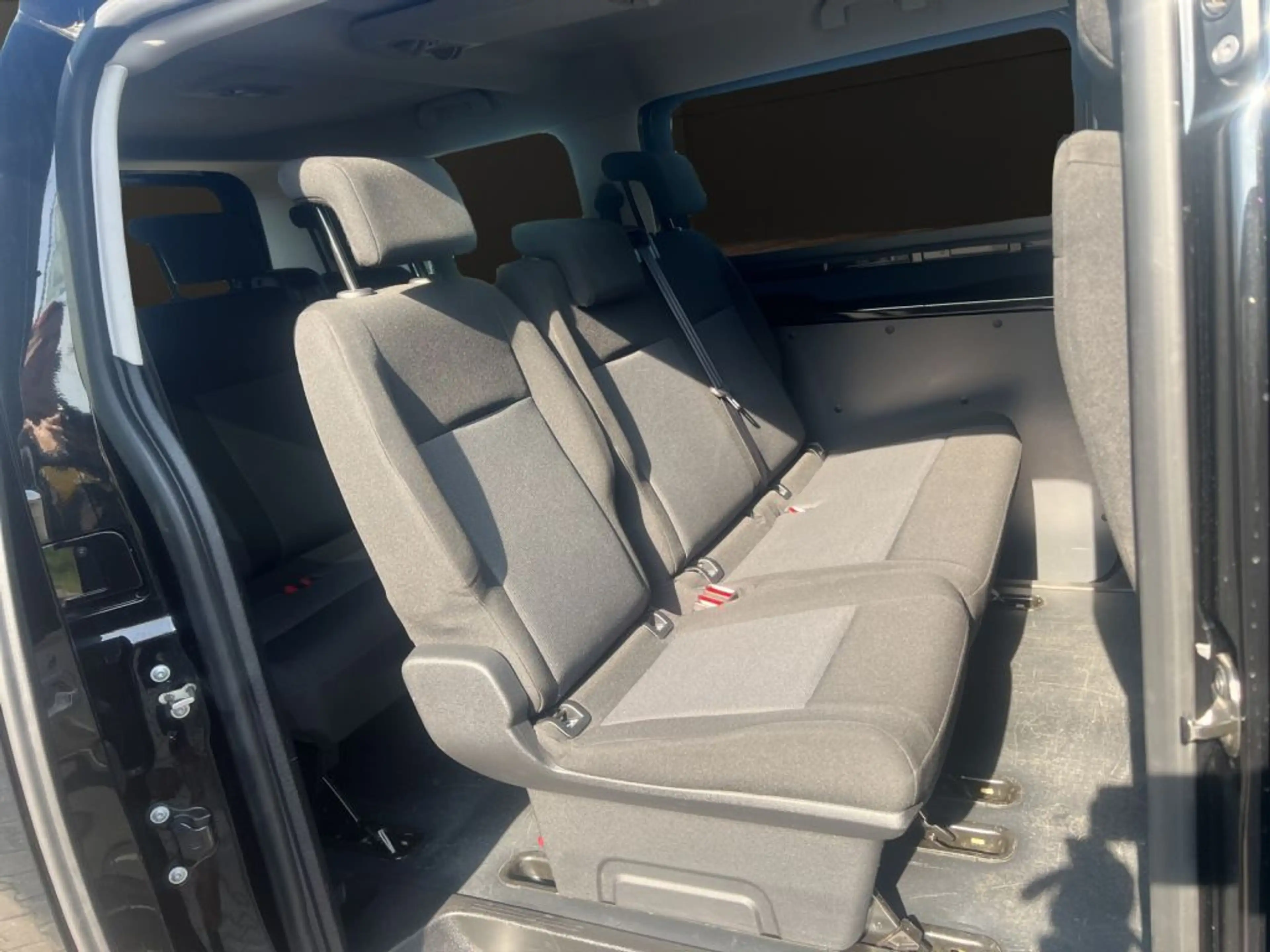Opel Vivaro 2.0 D M — photo 13