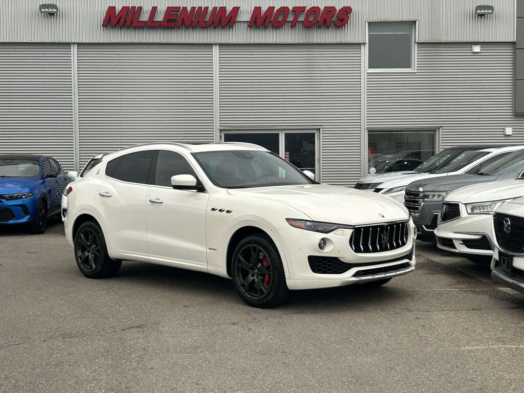 2018 Maserati Levante S GRANLUSSO SQ4 AWD/NAVI/360 CAM/PANO ROOF/FINANCI