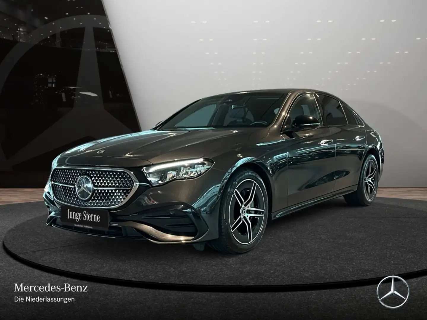 Mercedes-Benz E 220 d AMG Distr. LED Night Kamera Spurhalt-Ass Grau - 2