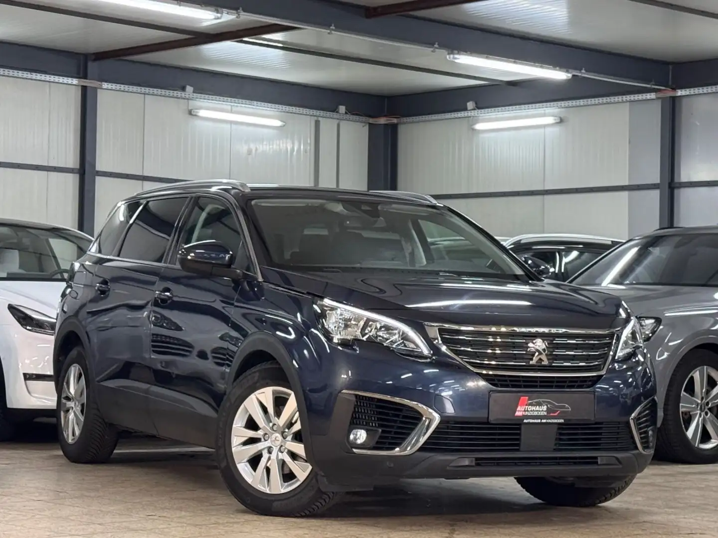 Peugeot 5008 Active BUSINESS*7SITZER*LANE*NAVI*1.HAND Bleu - 1