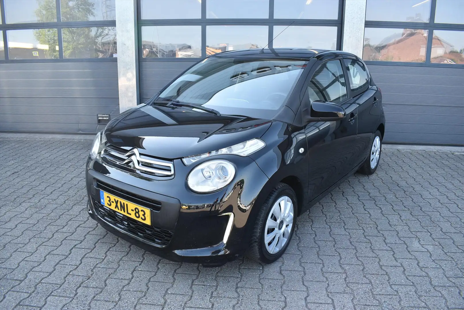 Citroen C1 1.0 e-VTi 68pk 5-drs Feel Zwart - 1
